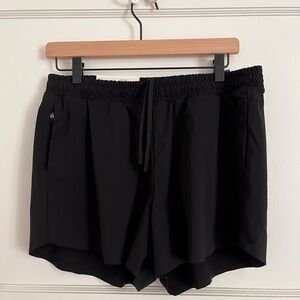 Uniqlo Women's Black Athletic Shorts